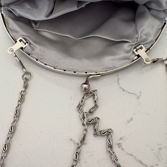 Silver beaded Clutch Bag with detachable crossbody chain - Picture 6 of 6